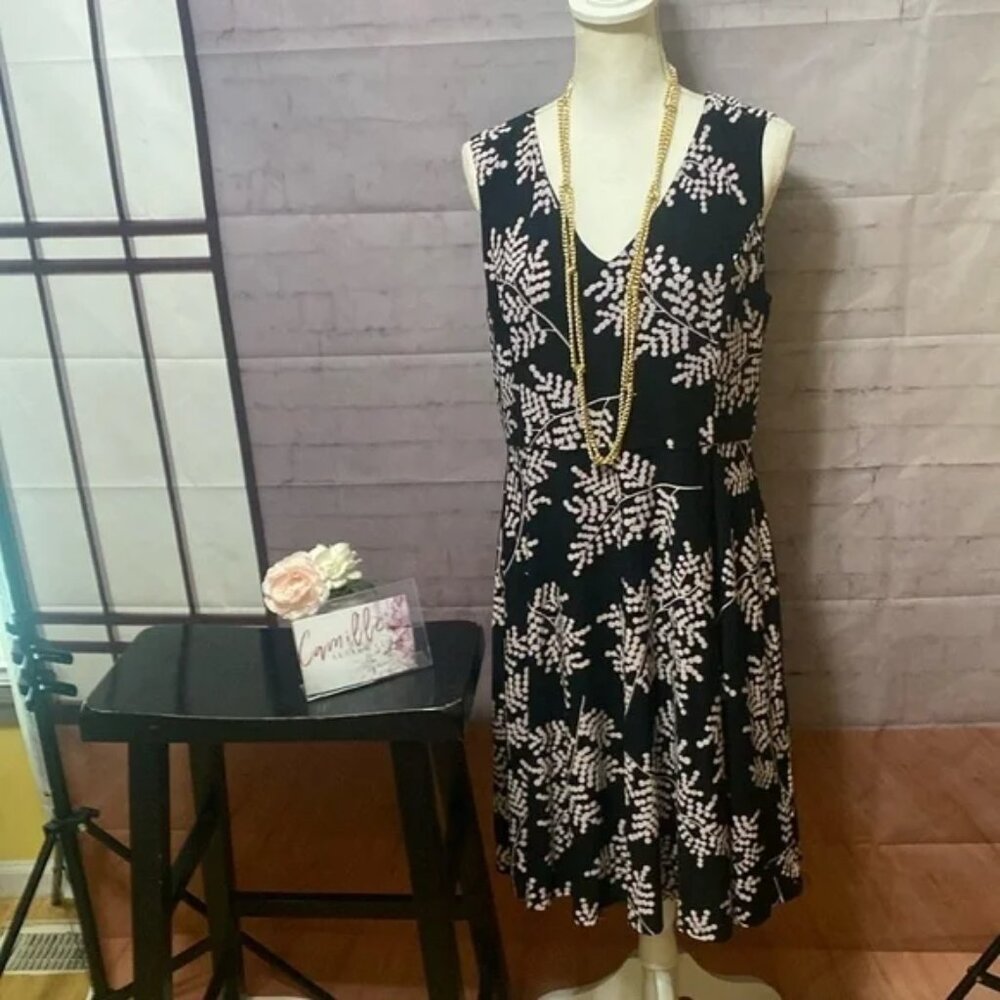 Tommy Hilfiger Women's Belted‎ Floral Sheath Dress Size 8 NWT Black/lavender